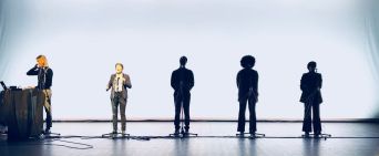 Le journal performance parodique